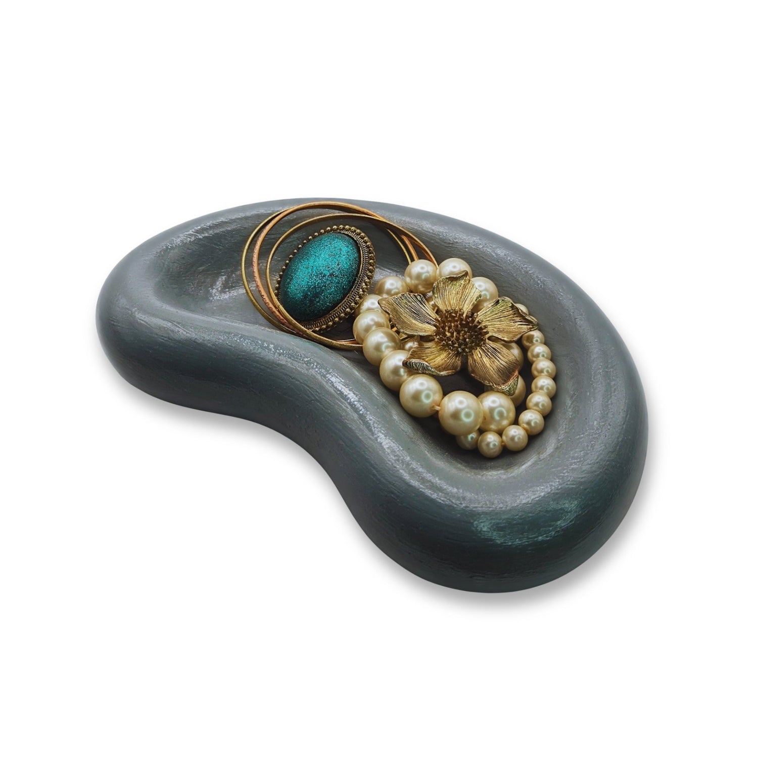 wholesale key storage, picture displays one with jewellery in and a plain background